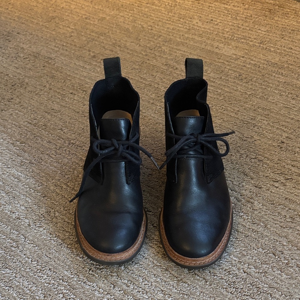 Women's Black Leather Shoe